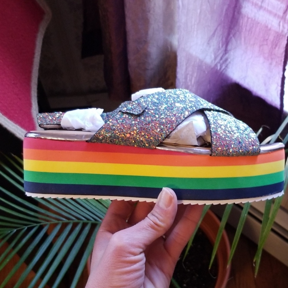 🎉HP🎉 LAST size 6🌈 Rainbow crisscross sandals - Picture 4 of 4